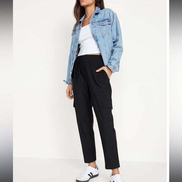 Women’s High Waisted Sleek Tech Cargo Ankle Pants from Old Navy - Picture 2 of 8